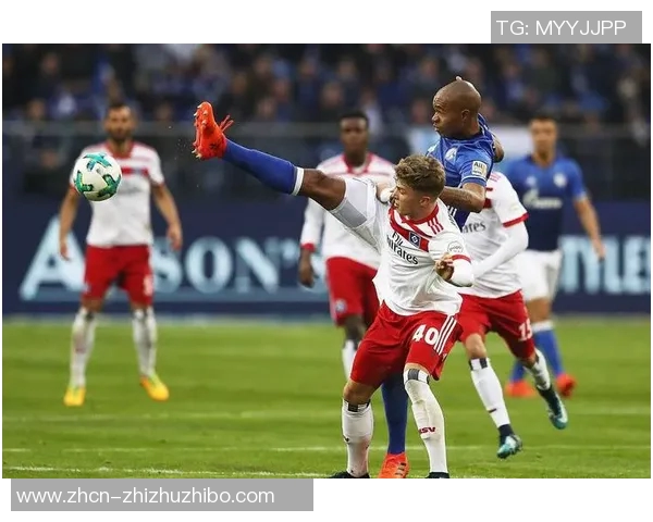 法兰克福与杜塞尔多夫的激烈对决揭示了德甲新赛季的竞争格局 法兰克福与杜塞尔多夫的激烈对决揭示了德甲新赛季的竞争格局